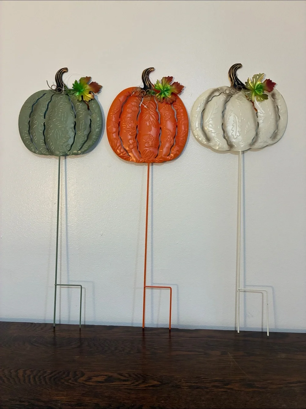 NWT- Set of 3- Embossed Leaf Design- Metal Pumpkin Yard Stakes